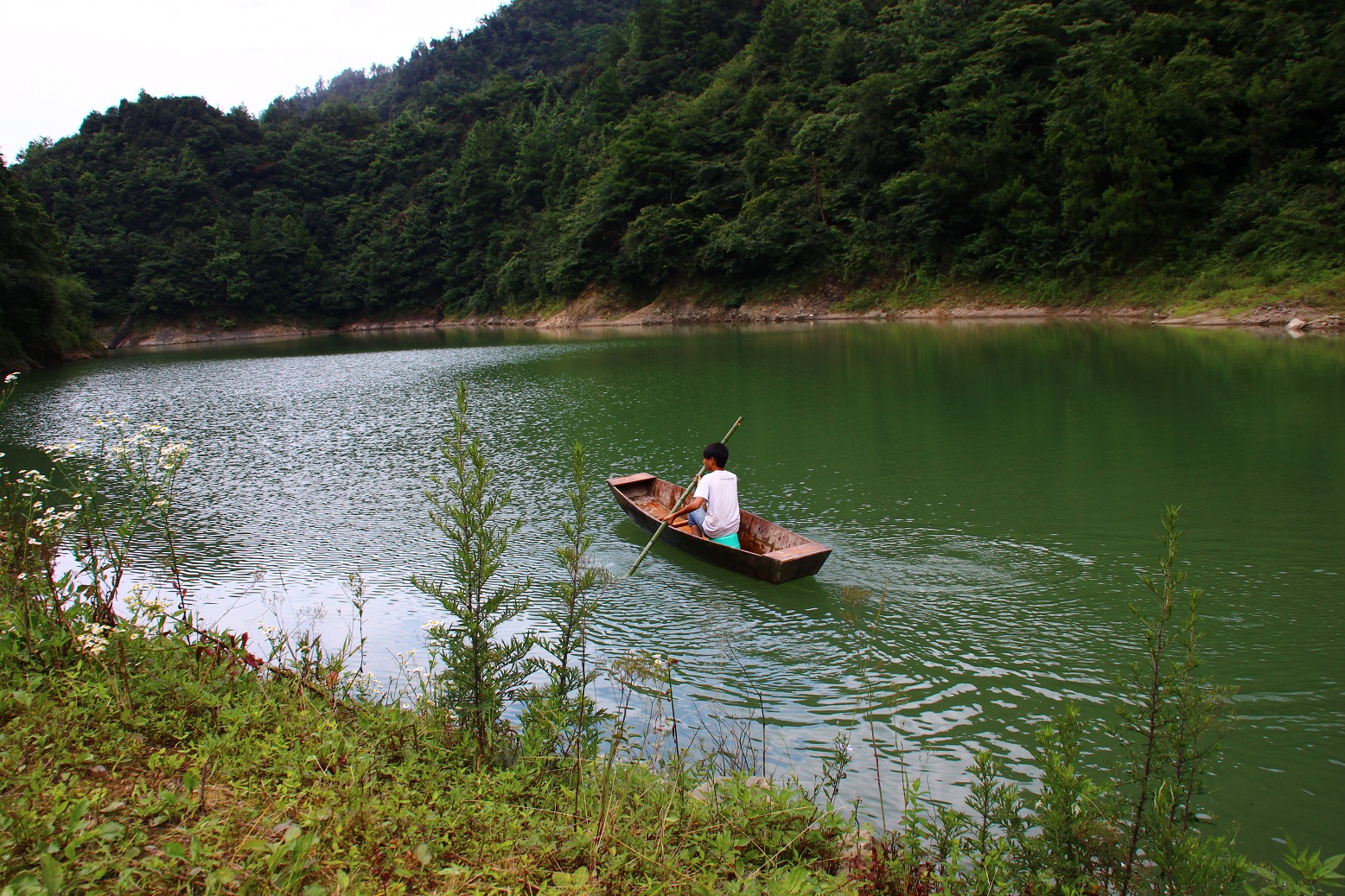 秀美山水，生態(tài)農(nóng)莊